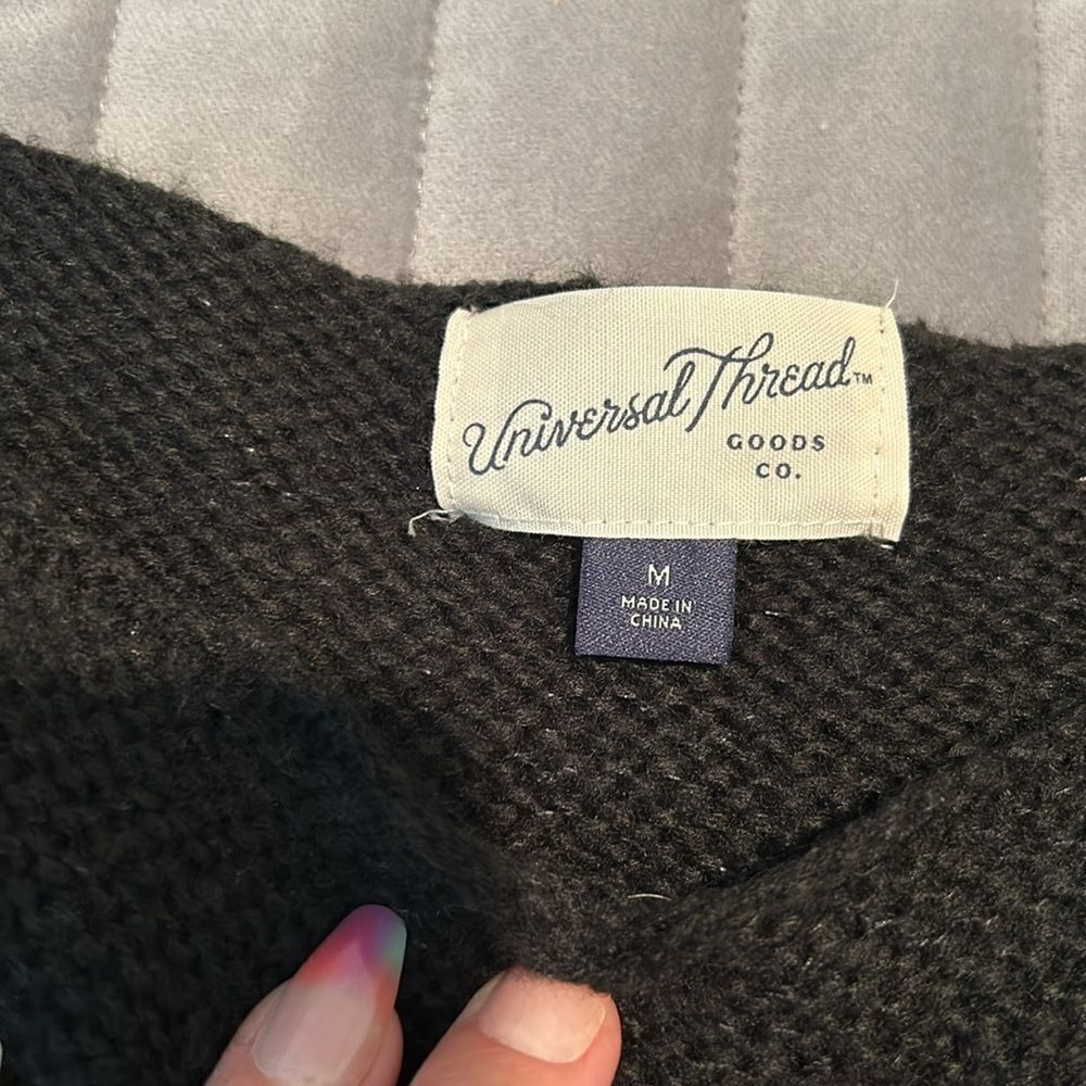 Universal Thread sweater size medium - Picture 4 of 8